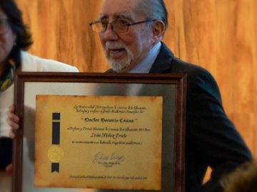 Profesor Iván Núñez Prieto es distinguido como Doctor Honoris Causa